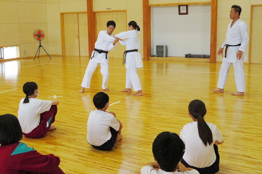 You are currently viewing 山形県・大富中学校において空手道体験授業を実施