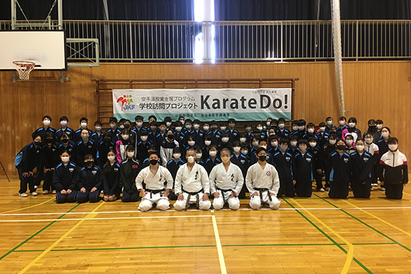 写真：久喜東中学校 空手道体験授業の模様5