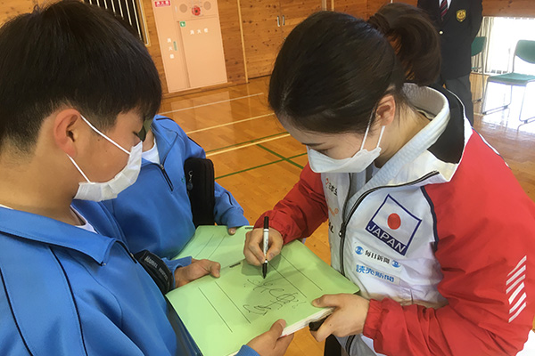 写真：御代田中学校 空手道体験授業の模様3