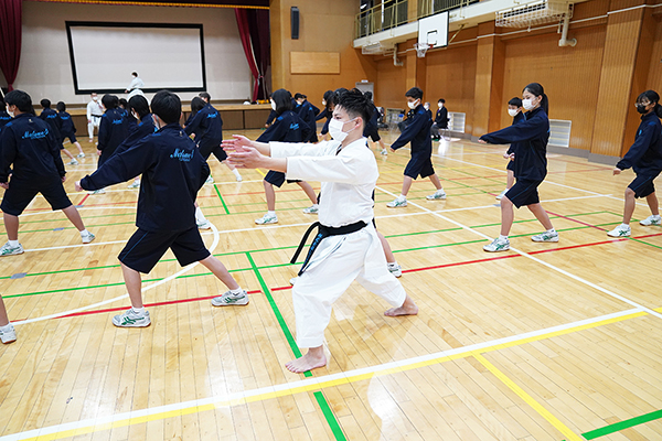 写真：空手道授業の模様