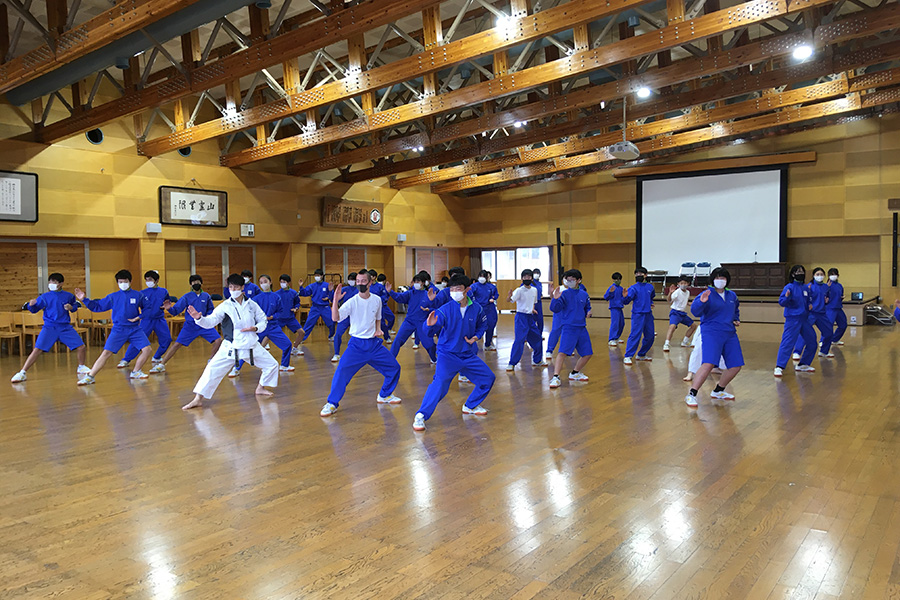 You are currently viewing 長野・白馬村立白馬中学校で空手道の体験授業を実施