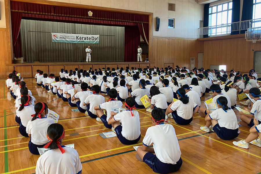 You are currently viewing 埼玉・さいたま市立春里中学校で空手道の体験授業を実施