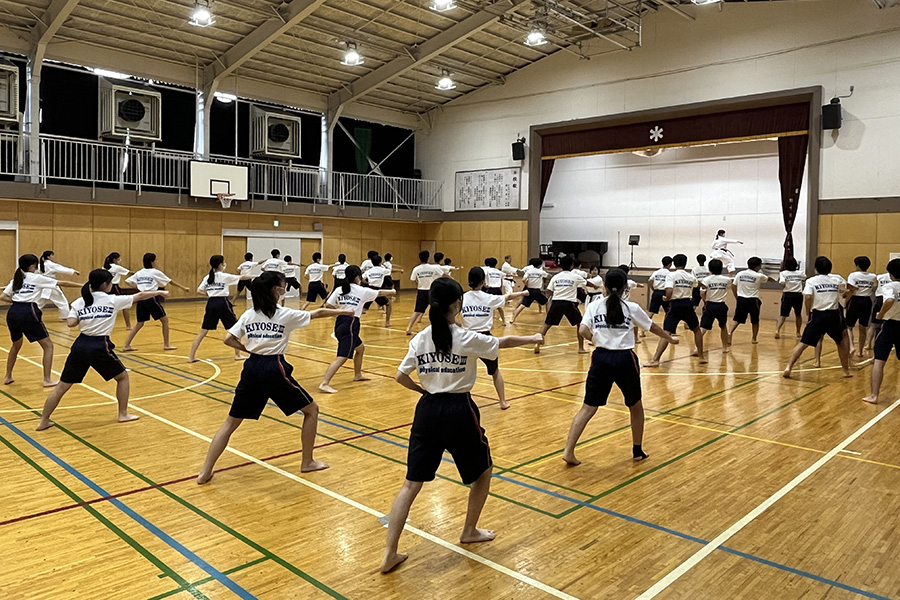 You are currently viewing 東京・清瀬市立清瀬第三中学校で空手道の体験授業を実施