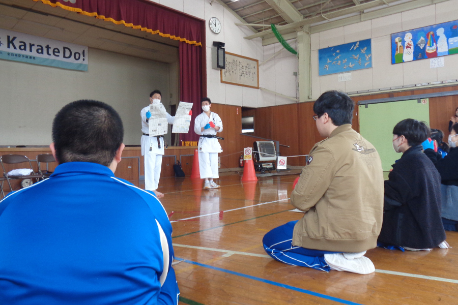 あなたが現在見ているのは 山形県立山形養護学校で空手道の体験授業を実施